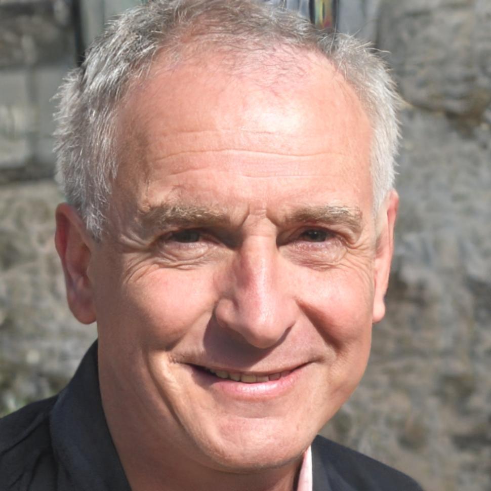 Portrait de Simon Thibodeau, coordonnateur du programme de gestion budgétaire